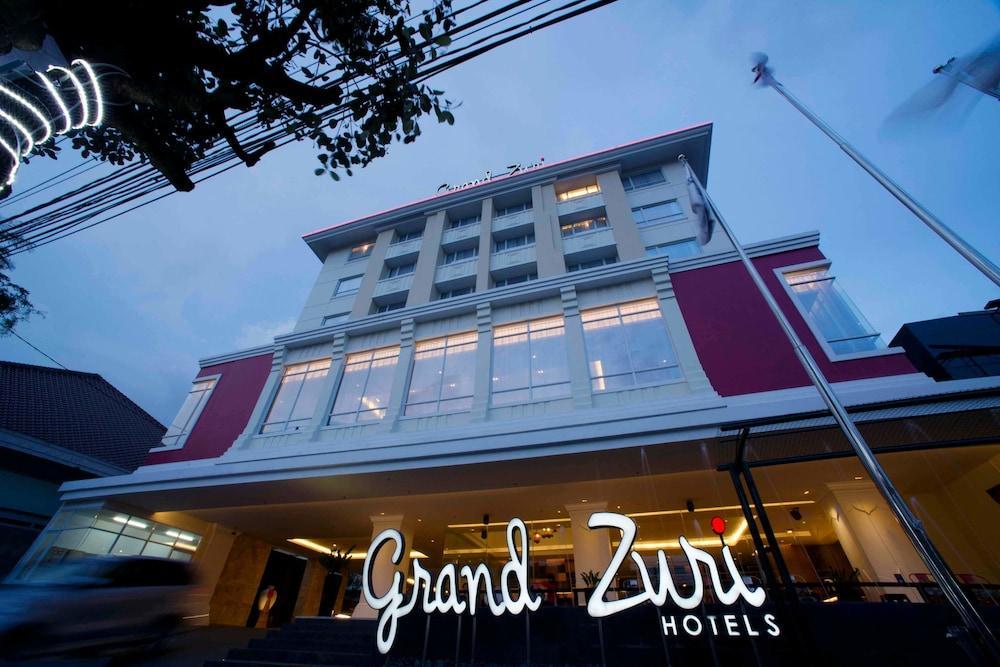 Отель Grand Zuri Malioboro Джокьякарта Экстерьер фото