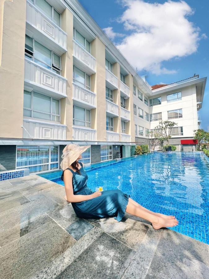 Отель Grand Zuri Malioboro Джокьякарта Экстерьер фото