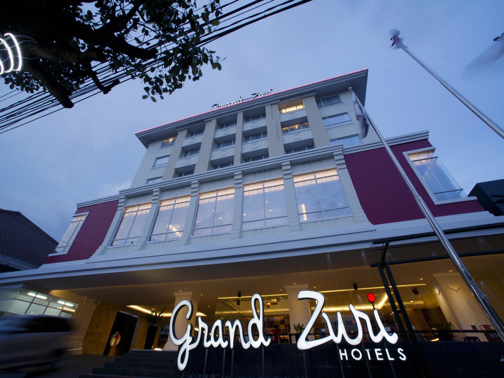 Отель Grand Zuri Malioboro Джокьякарта Экстерьер фото